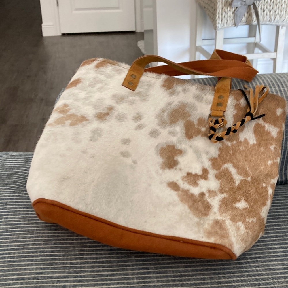 Fabulous MJ new your shoulder bag with refectory condition